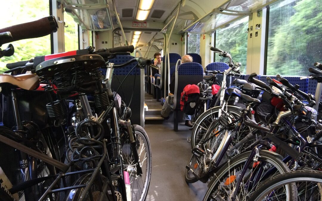 Emilia Romagna: accessibilità delle biciclette nelle stazioni ferroviarie, al via un questionario online